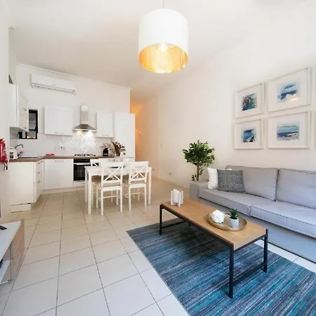 Cozy 3 Bedrooms - Near Seafront Sliema