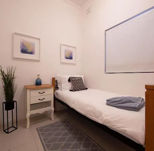 Cozy 3 Bedrooms - Near Seafront *