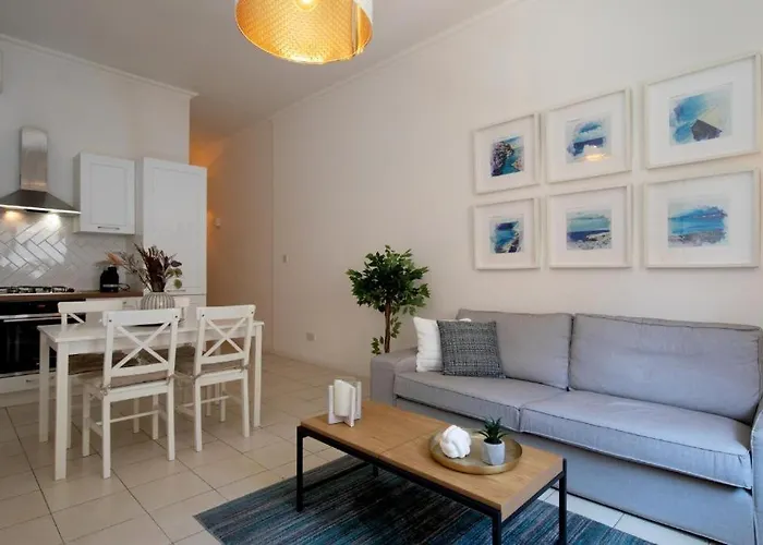 Cozy 3 Bedrooms - Near Seafront *