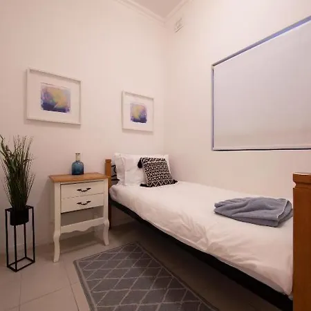 Cozy 3 Bedrooms - Near Seafront *