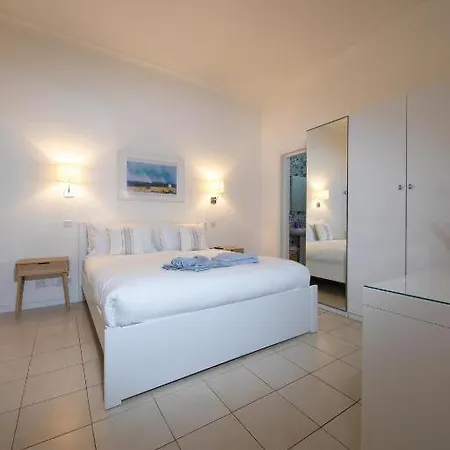 Apartman Cozy 3 Bedrooms - Near Seafront