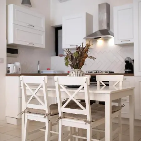 Cozy 3 Bedrooms - Near Seafront *