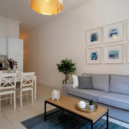 Cozy 3 Bedrooms - Near Seafront *