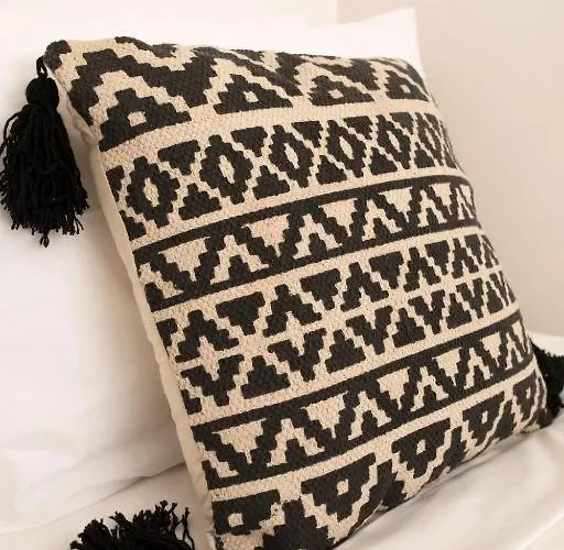 Cozy 3 Bedrooms - Near Seafront スリーマ