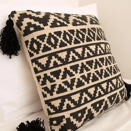 Cozy 3 Bedrooms - Near Seafront Sliema